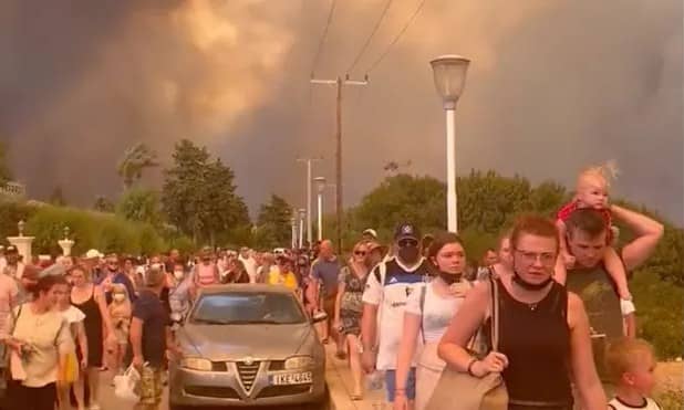 Greece: thousands evacuated as wildfires ravage Rhodes