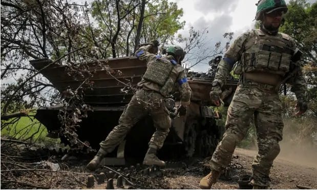 Focus of war shifting south towards Mariupol, Ukrainian minister says