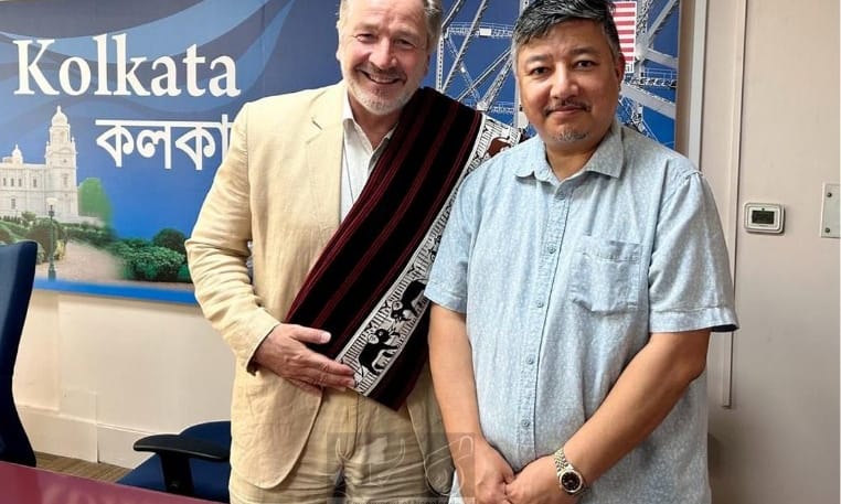 ABU METHA VISITS AMERICAN CENTRE AT KOLKATA